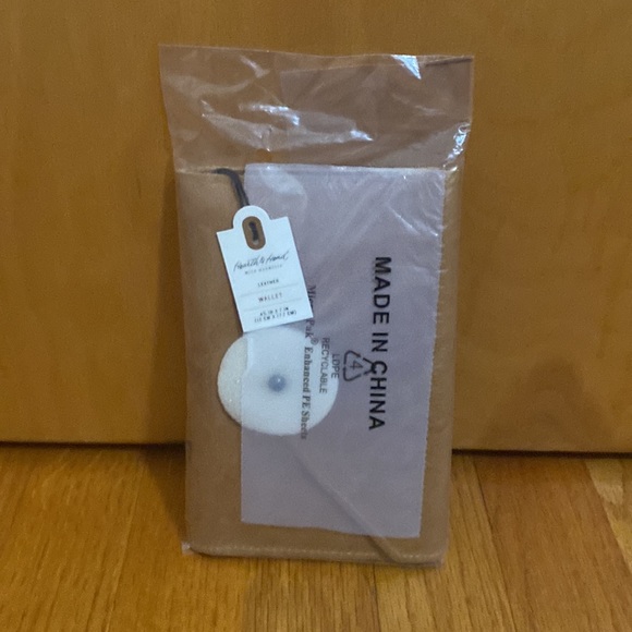 Hearth & Hand With Magnolia Leather Wallet Tan NWT - Picture 11 of 11